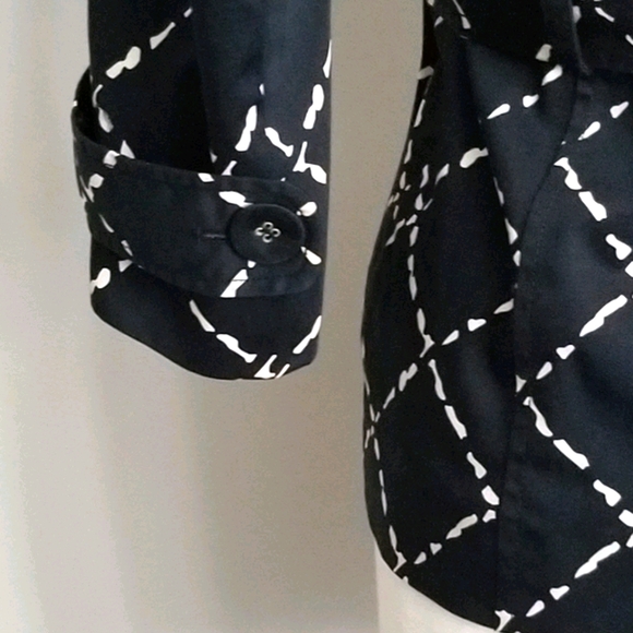 Halogen 3/4 Sleeve Belted Jacket. - Picture 5 of 9